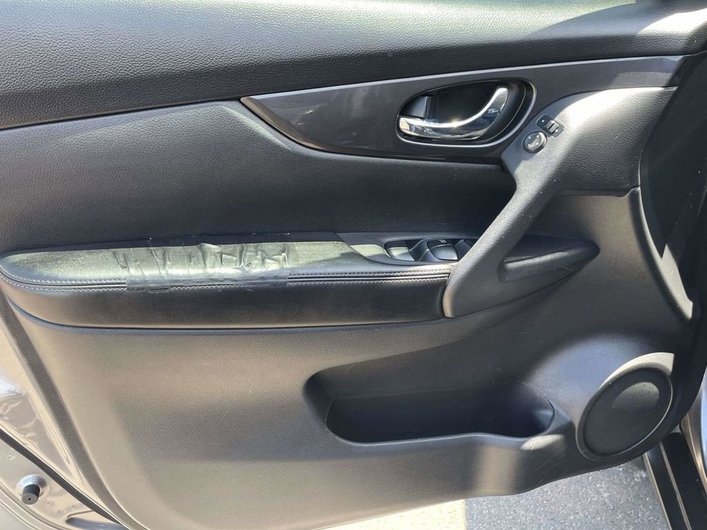 Used 2020 Gray Nissan SV image 14