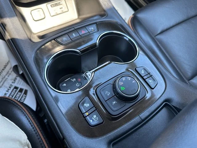 Used 2021 White GMC AT4 image 26
