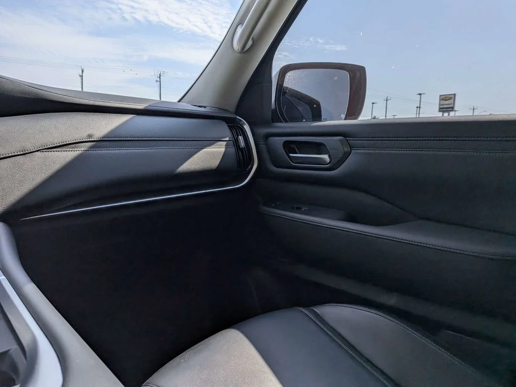 Used 2025 White Nissan SV image 16