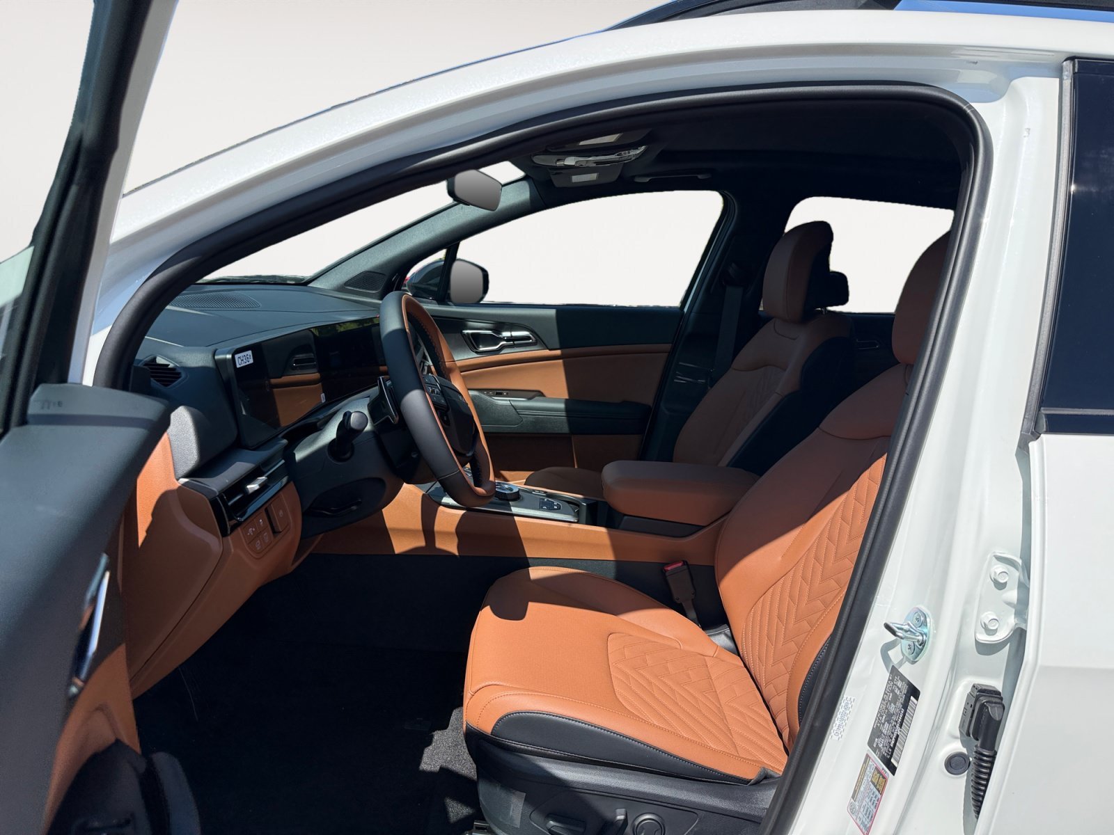 New 2027 Snow White Pearl Kia X-Line image 10