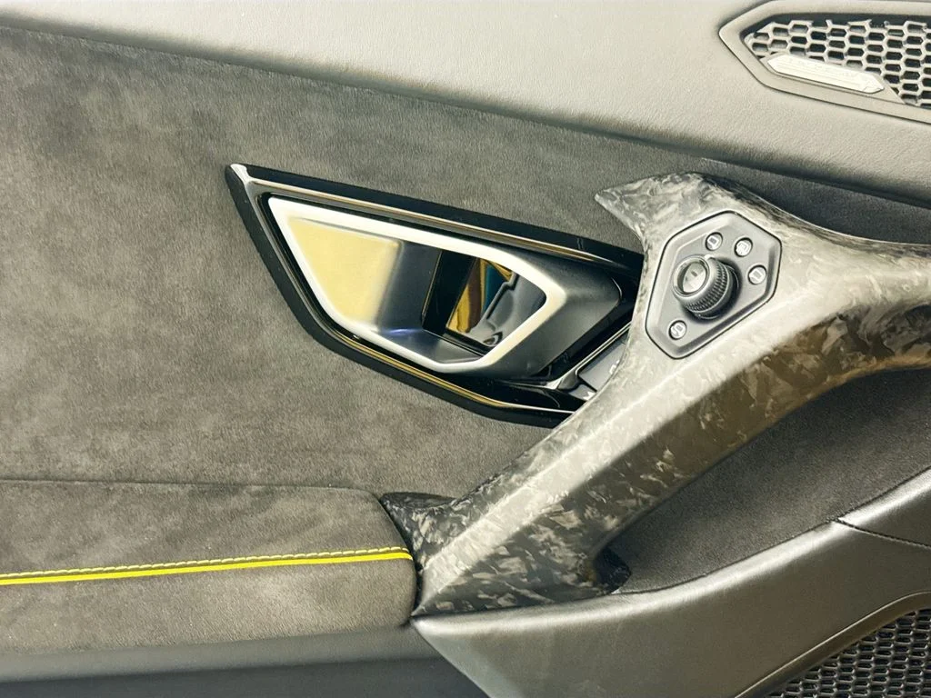 Used 2020 Giallo Inti Pearl Lamborghini  image 18