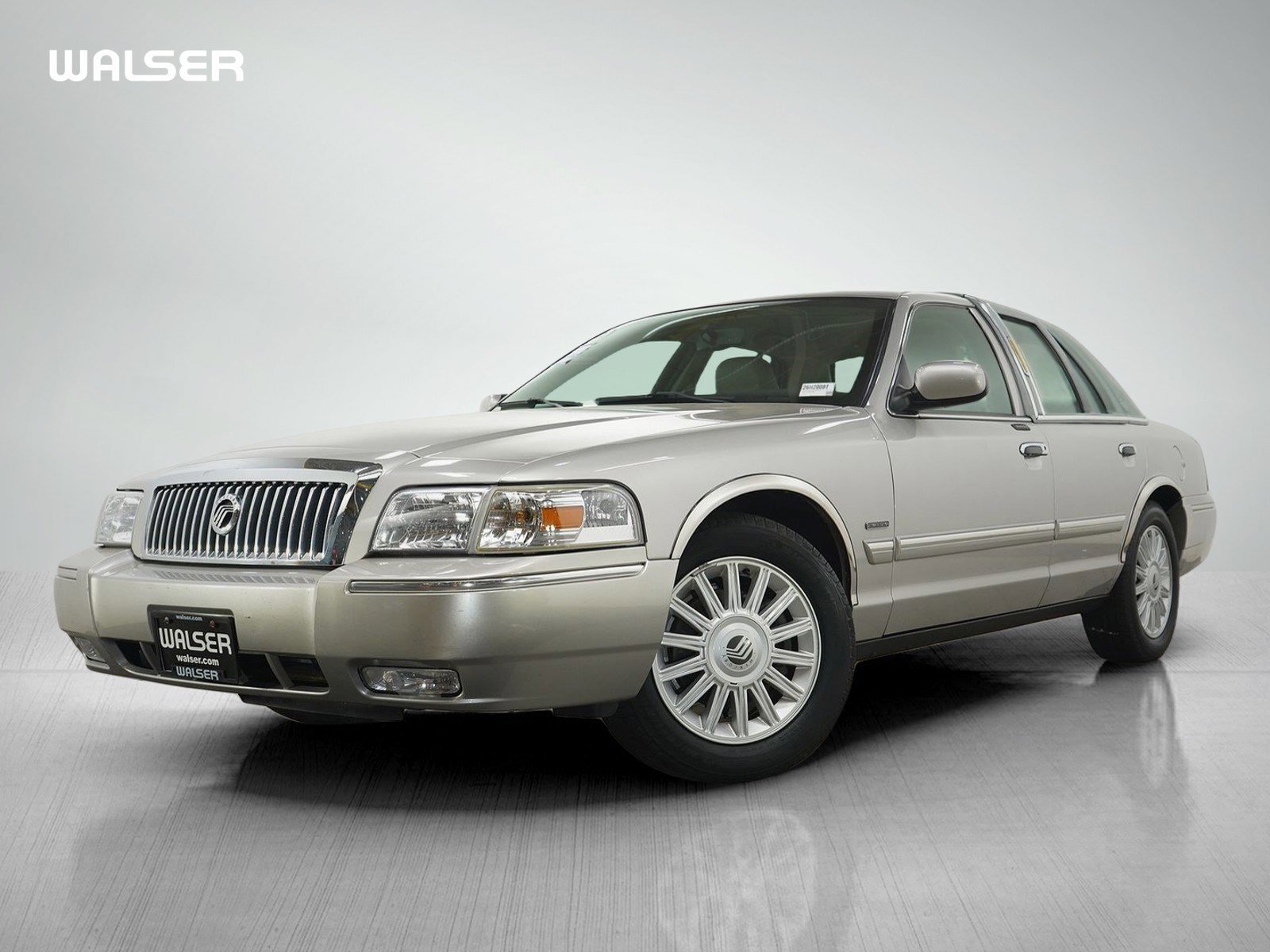 2009 Mercury Grand Marquis LS's photo
