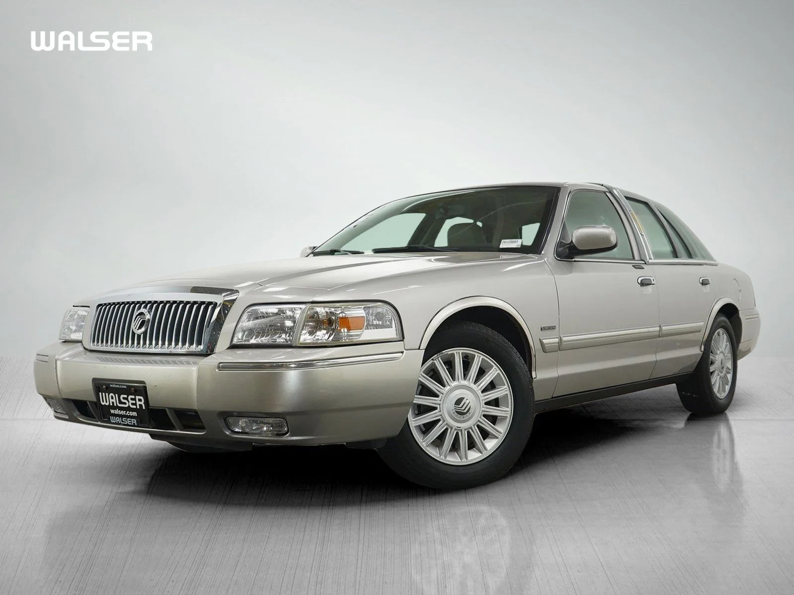 2009 Mercury Grand Marquis LS's photo
