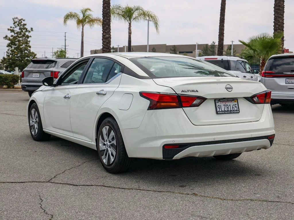 Used 2024 White Nissan 2.5 S image 5
