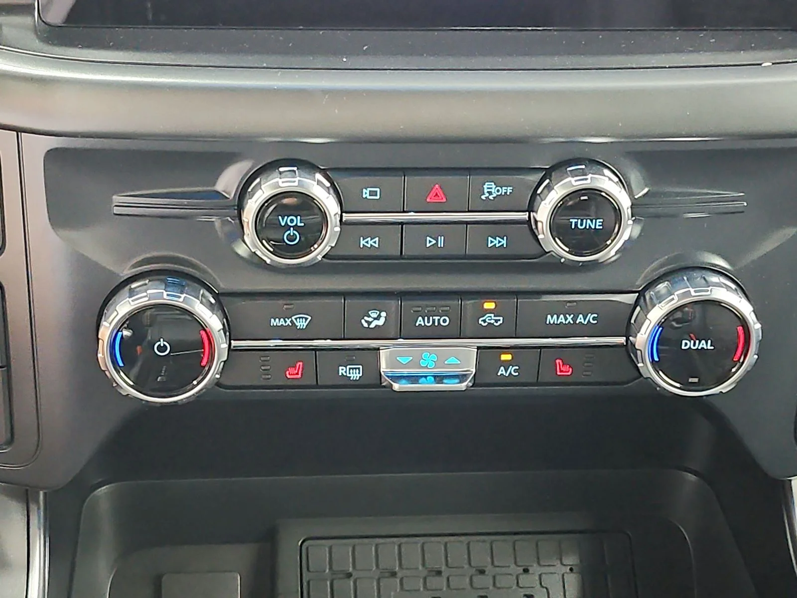 New 2026 White Ford Tremor image 33