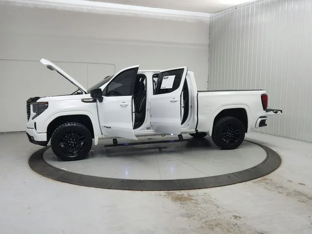 Used 2023 White GMC AT4X image 13