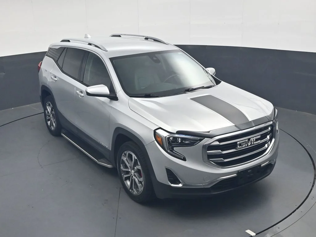 Used 2021 Silver GMC SLT image 33