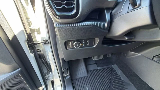 New 2026 Avalanche Ford XLT image 31