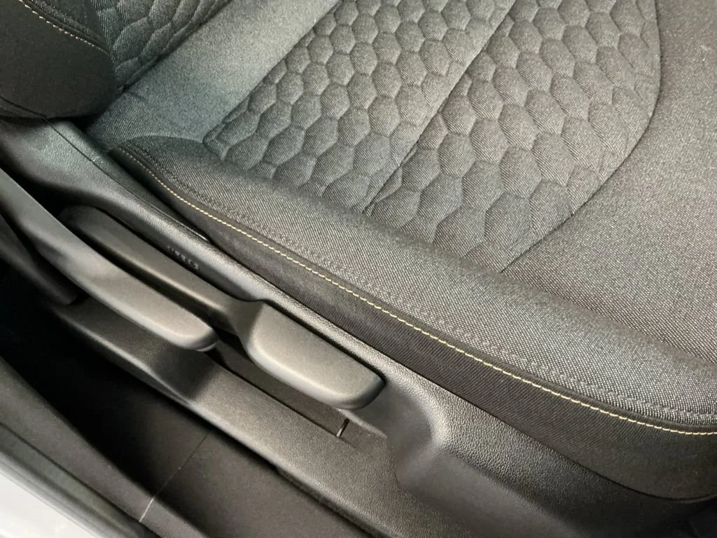 Used 2020 IRIDESCENT PEARL TRICOAT Chevrolet LT image 29
