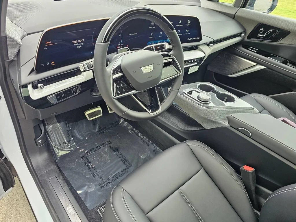 New 2026 Vibrant White Tricoat Cadillac Sport image 19