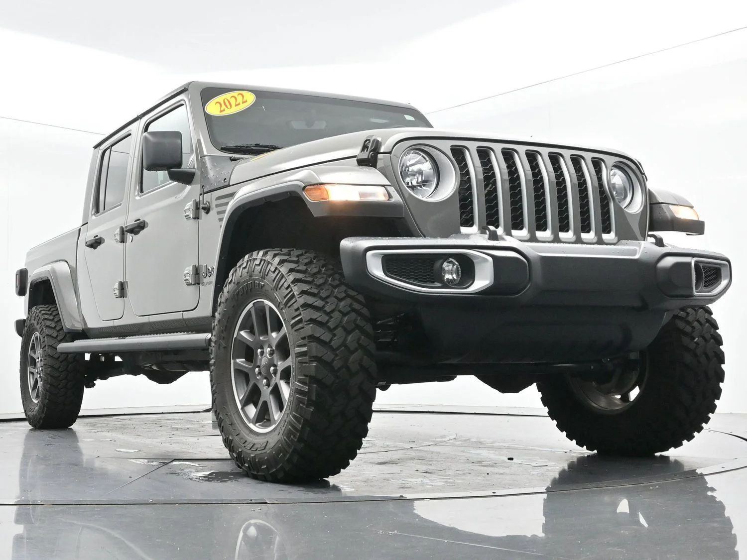 Used 2022 Sting-Gray Clearcoat Jeep Overland image 37