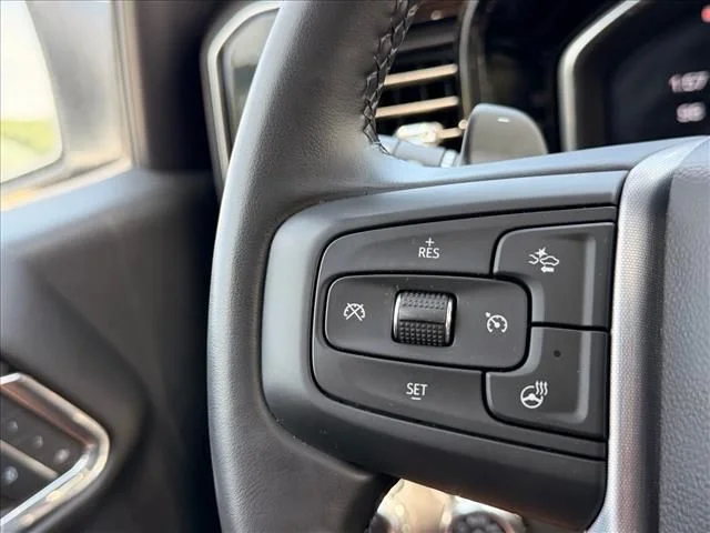 Used 2024 White GMC SLT image 23
