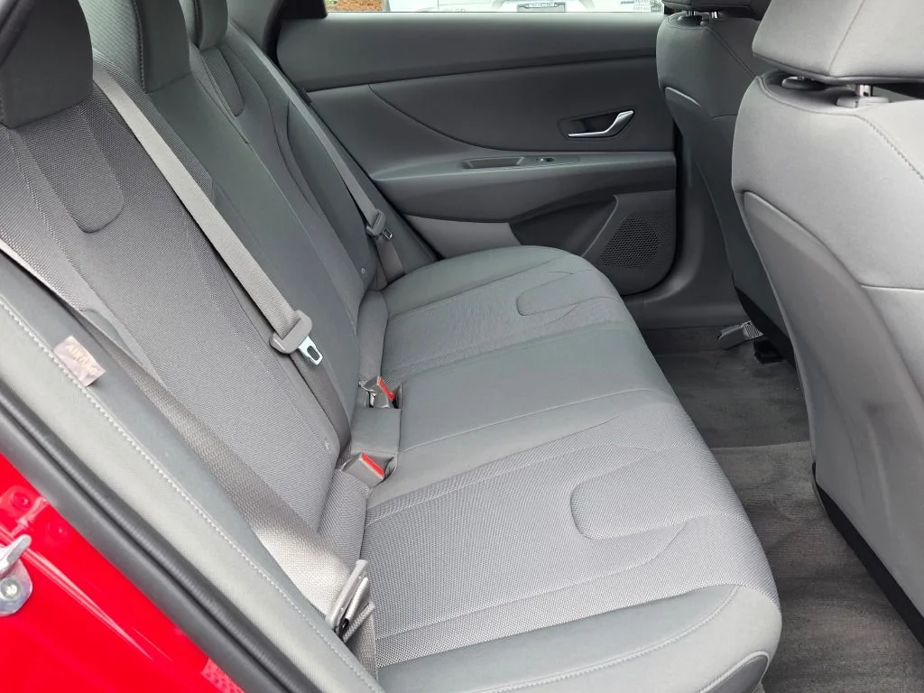 Used 2025 Red Hyundai SE image 10