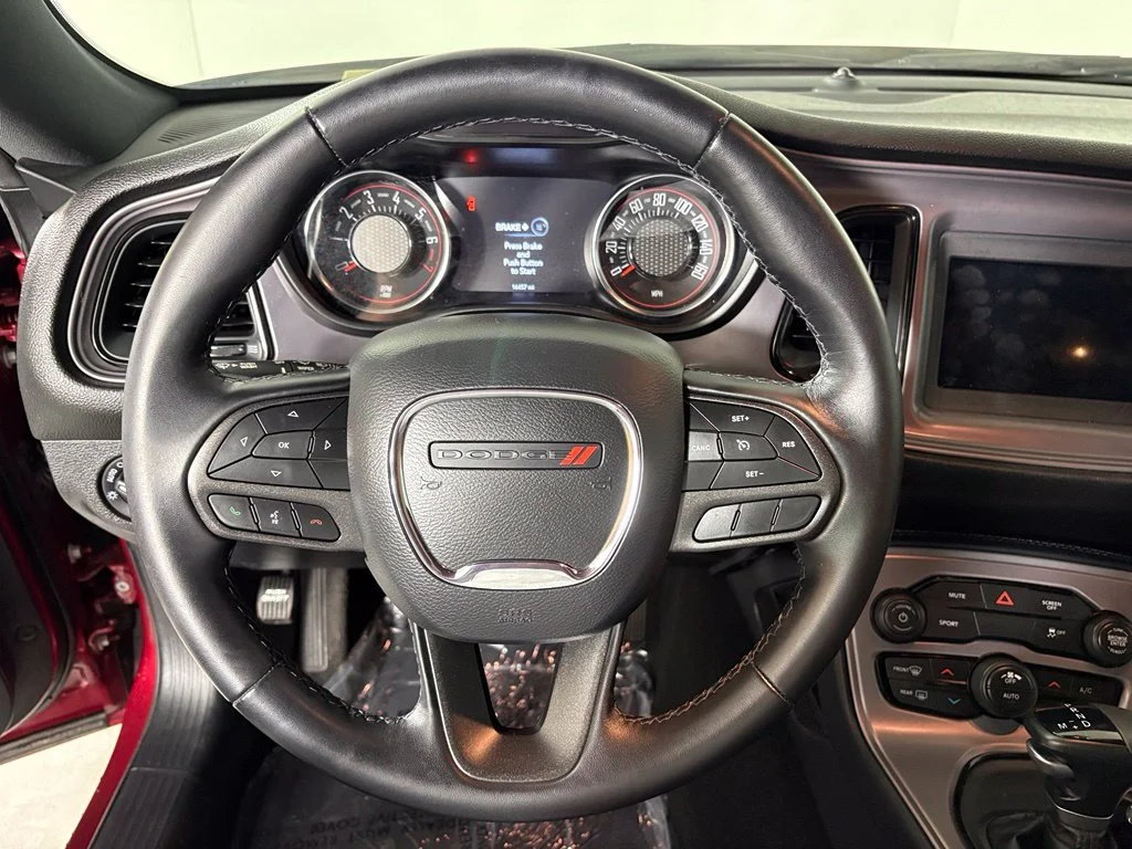 Used 2023 Red Dodge SXT image 20