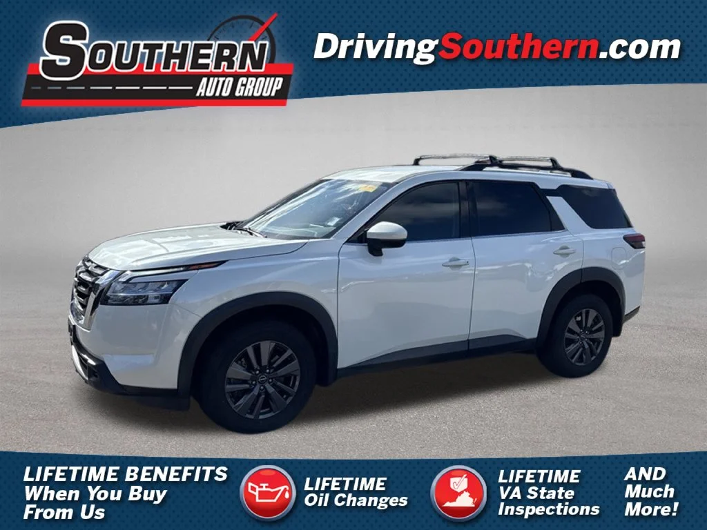 Used 2022 White Nissan SV image 1