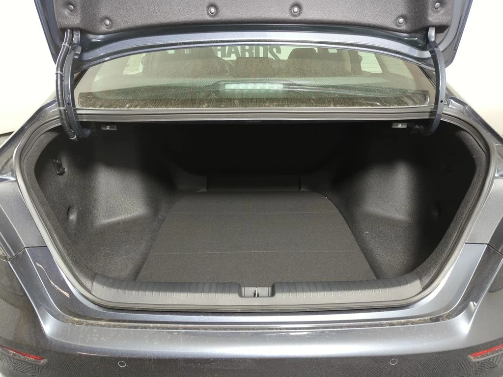 2025 Honda Accord Hybrid EX-L - Photo 10