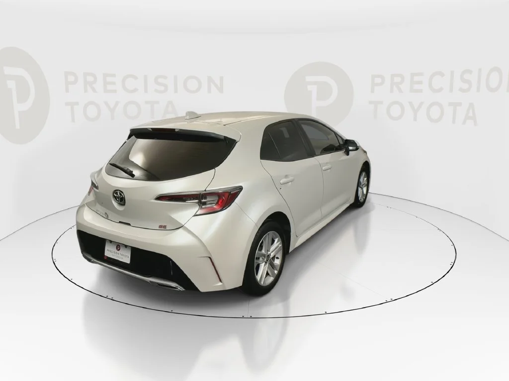 Used 2021 Wind Chill Pearl Toyota SE image 20
