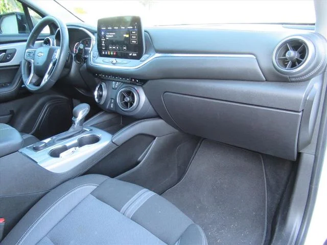 Used 2024 White Chevrolet LT image 11