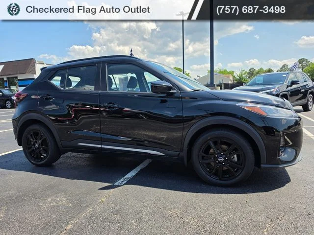 Used 2023 Super Black Nissan SR image 10