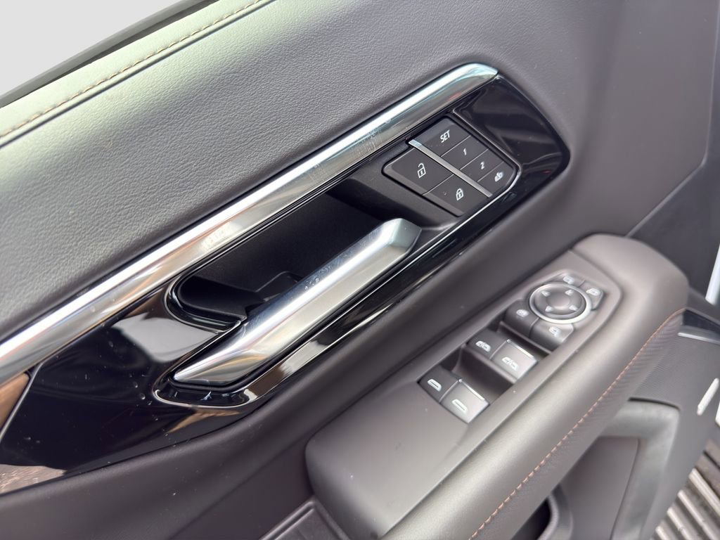 2026 Chevrolet Suburban High Country - Photo 12