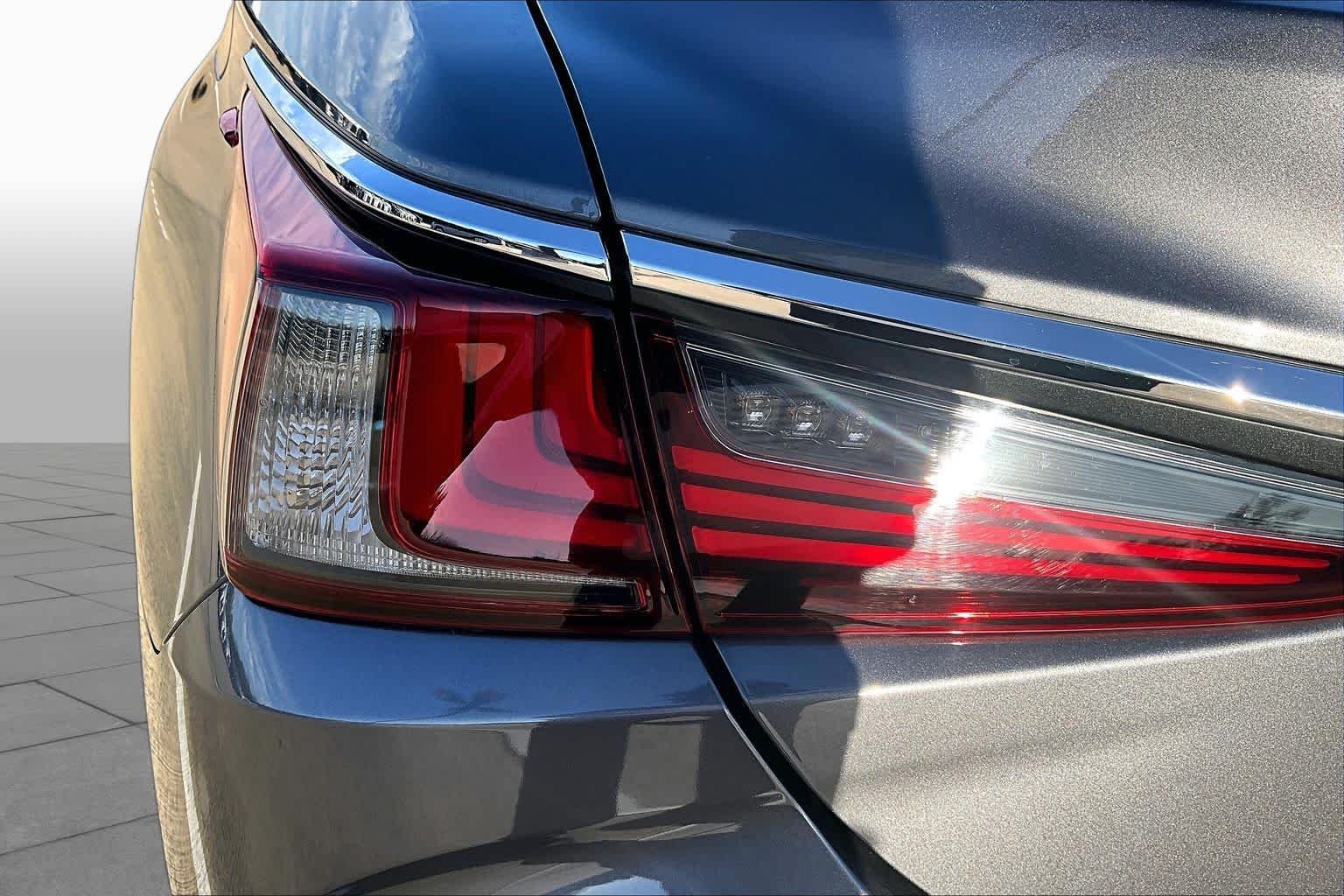 Used 2019 Nebula Gray Pearl Lexus Luxury image 29