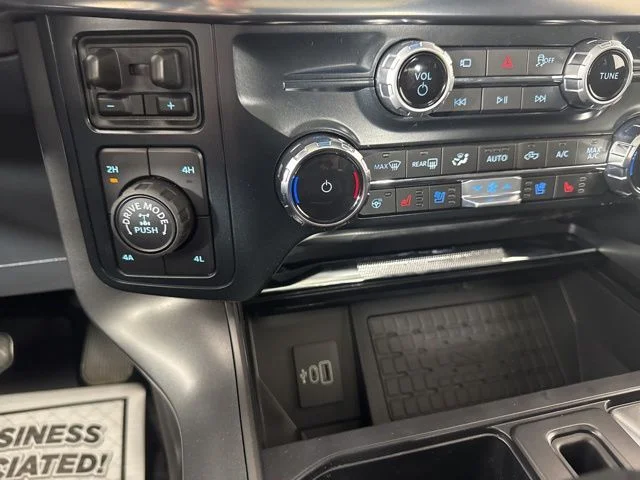 2025 Ford F-150 Lariat - Photo 16