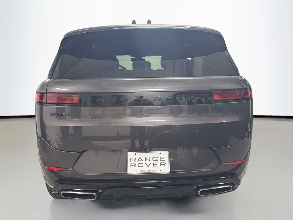 Used 2024 Gray Land Rover Dynamic SE image 10