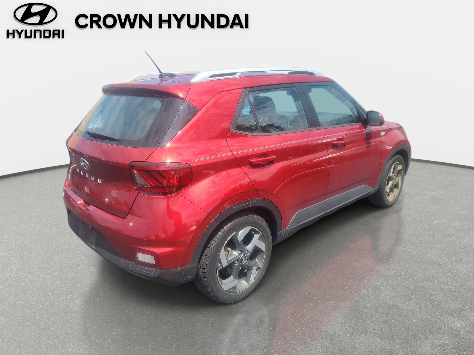 Used 2023 Ultimate Red Hyundai Limited image 4