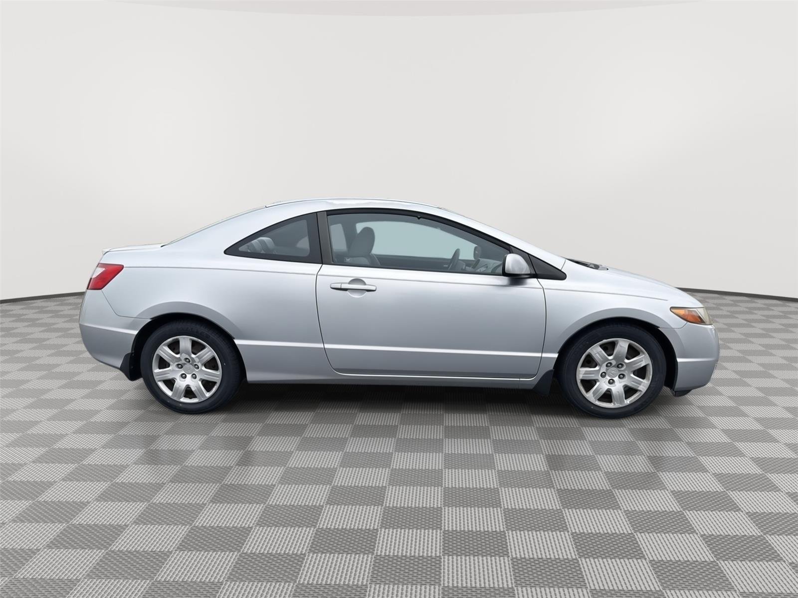 Used 2008 Alabaster Silver Metallic Honda LX image 12