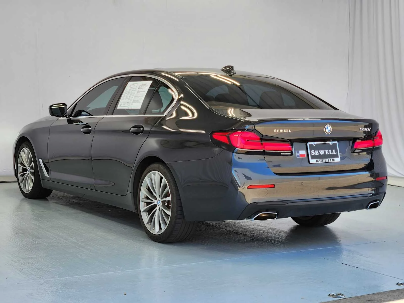 Used 2023 Dark Graphite Metallic BMW 530i image 5