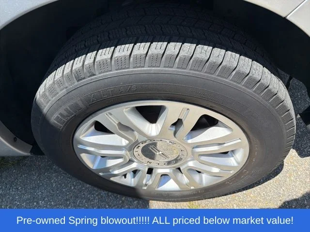 Used 2016 Silver Lincoln Select image 18