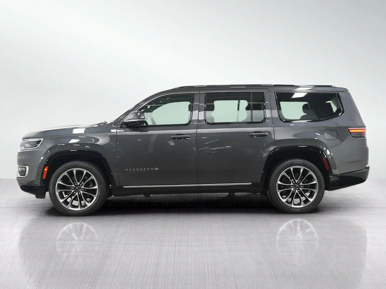 Used 2022 Baltic Gray Metallic Clearcoat Jeep Series III image 2