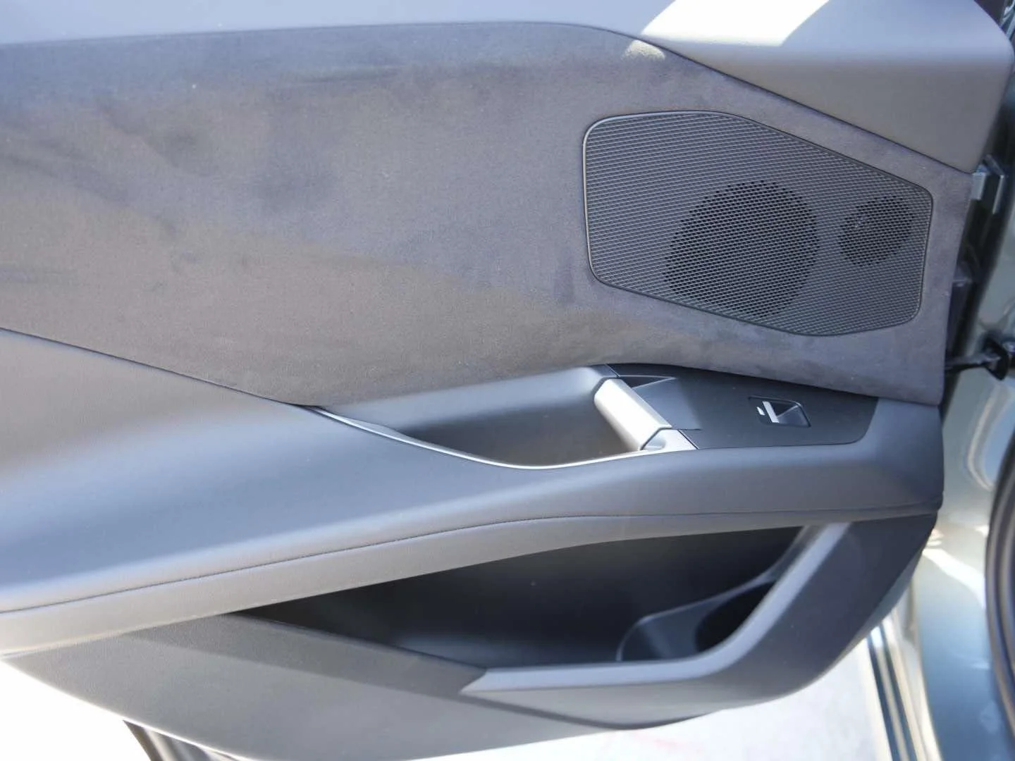 New 2027 Eucalyptus Green Metallic BMW 50 xDrive image 10