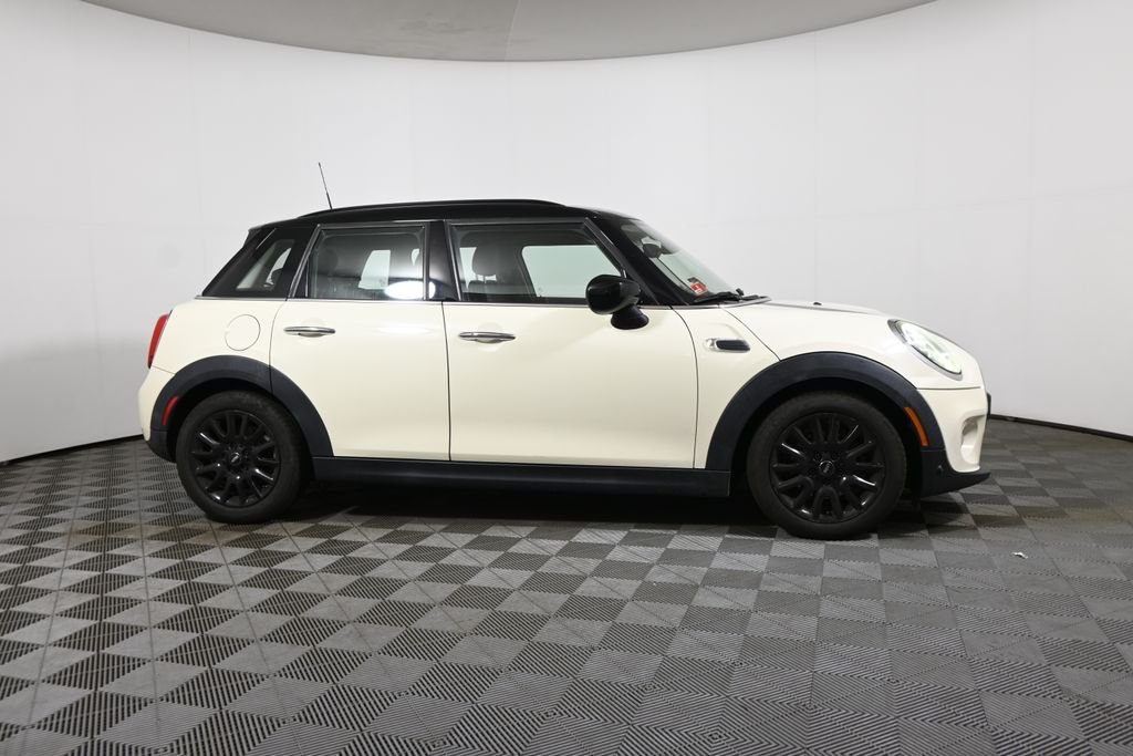 Used 2020 White MINI Signature image 8