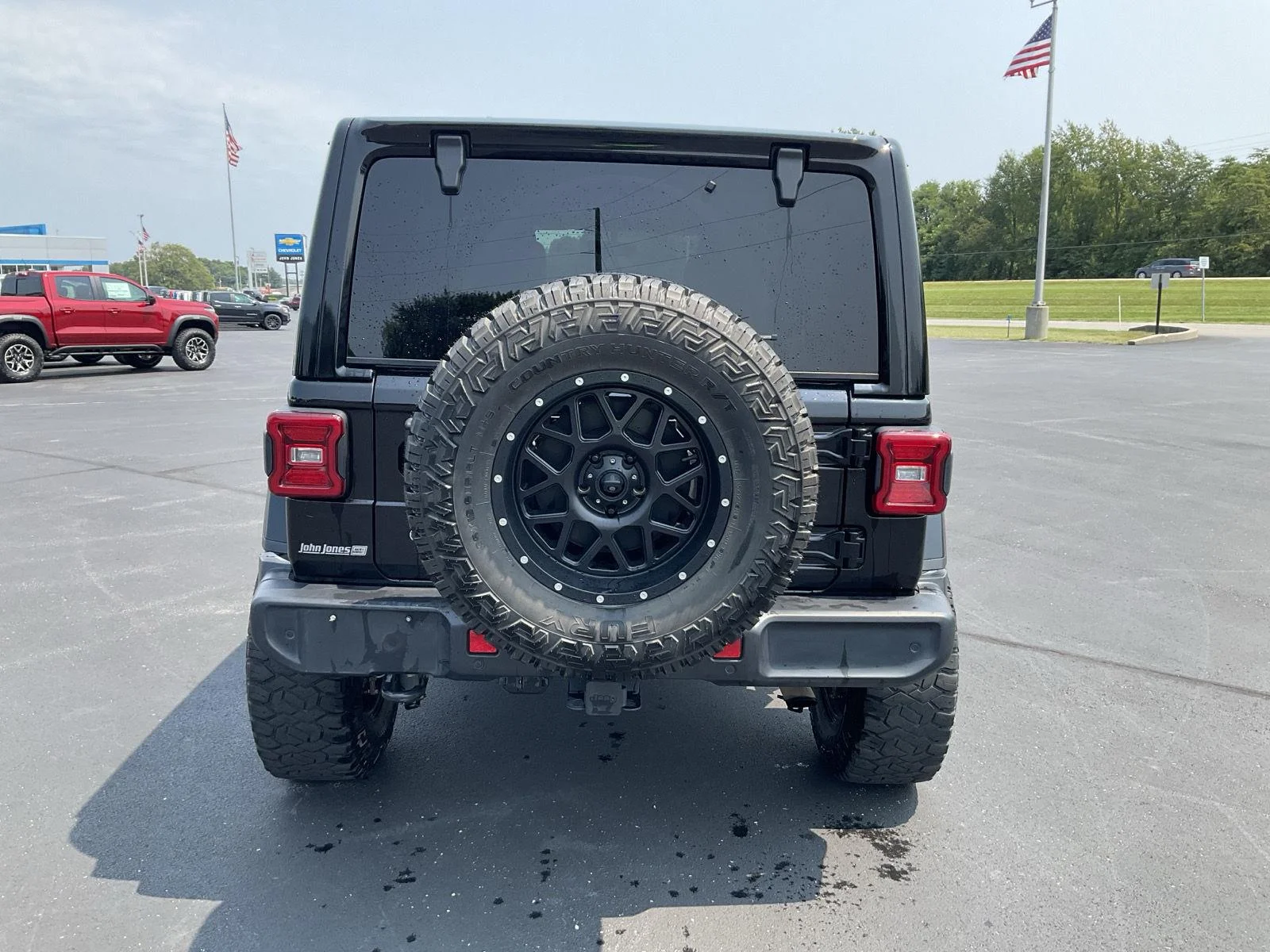Used 2018 Black Clearcoat Jeep Sahara image 7