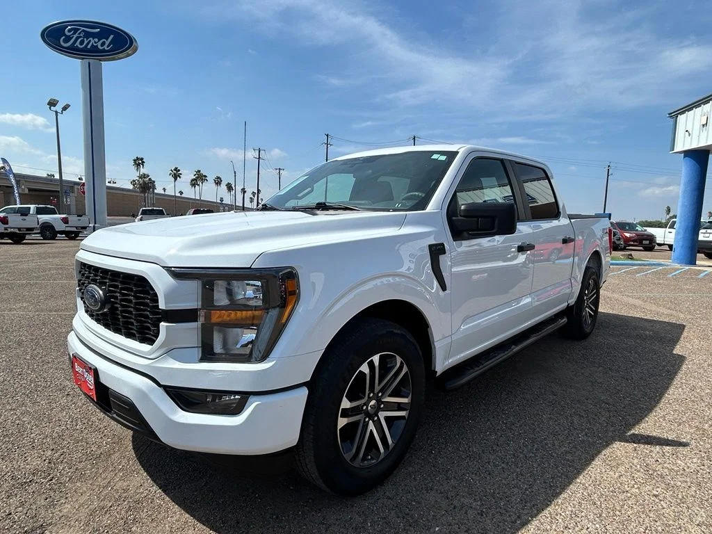 Used 2023 White Ford XL image 3