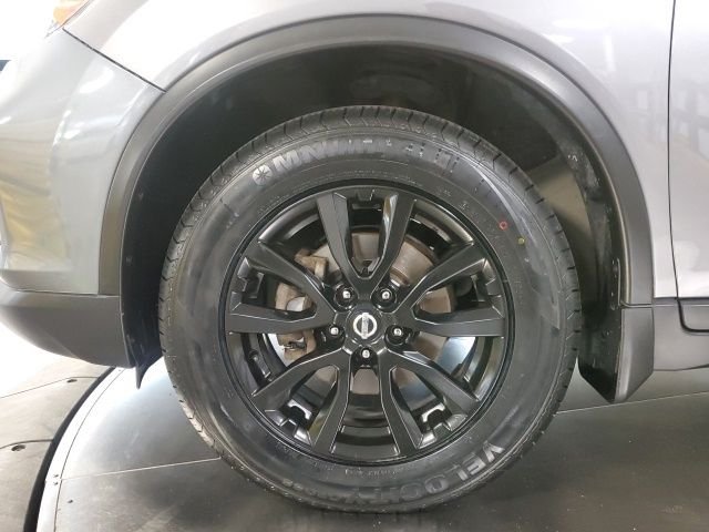 Used 2017 Gray Nissan SV image 30