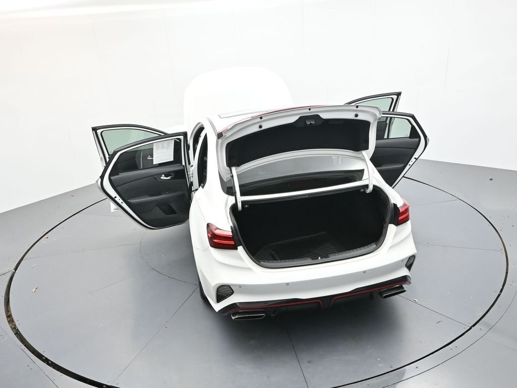 Used 2023 Snow White Pearl Kia GT image 38