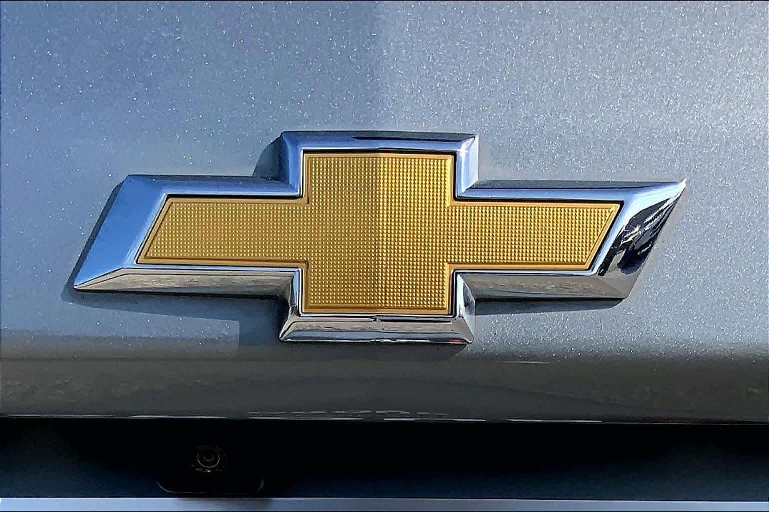 Used 2023 Sterling Gray Metallic Chevrolet LT image 10