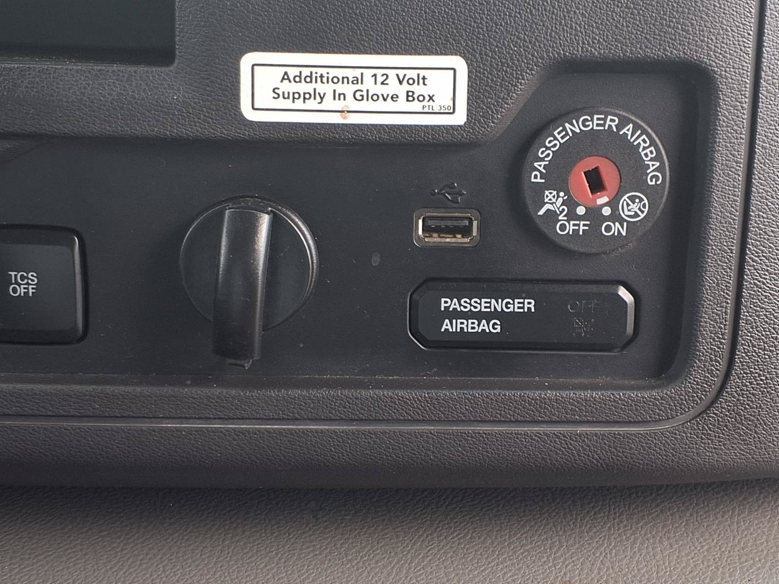 Certified Used 2022 Oxford White Ford Base image 9