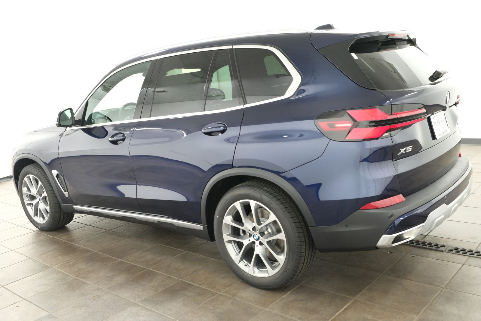 New 2026 Tanzanite Blue II Metallic BMW xDrive40i image 3