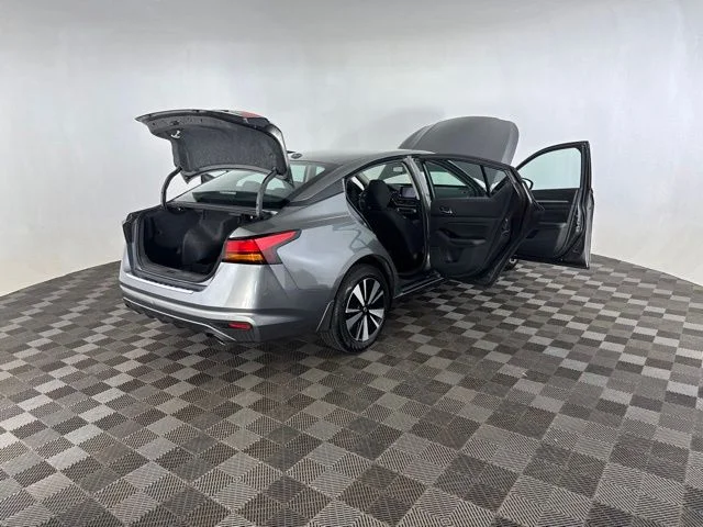 Used 2021 Gray Nissan 2.5 SV image 14