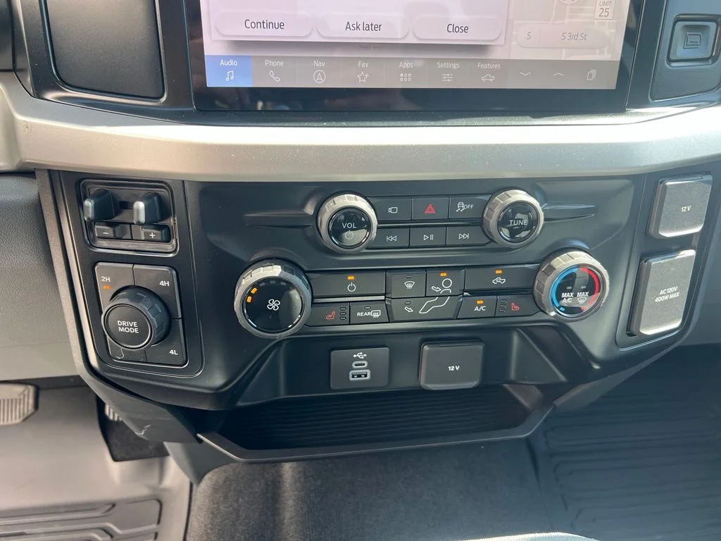 New 2026 Oxford White Ford F-250® XLT image 15