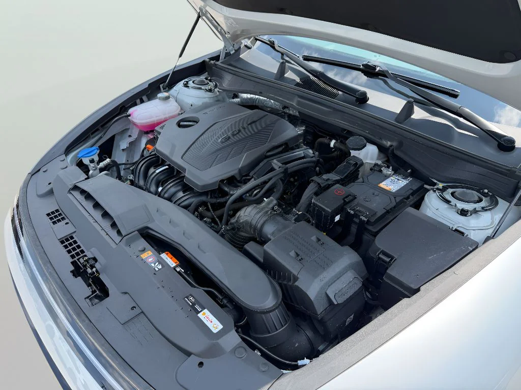 Certified Used 2025 Aero Silver Hyundai SE image 25