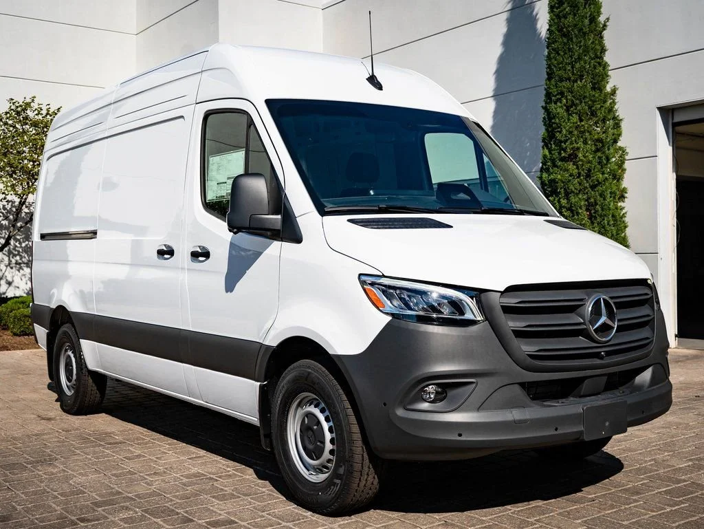 New 2026 Arctic White Mercedes-Benz Cargo 144 WB image 4