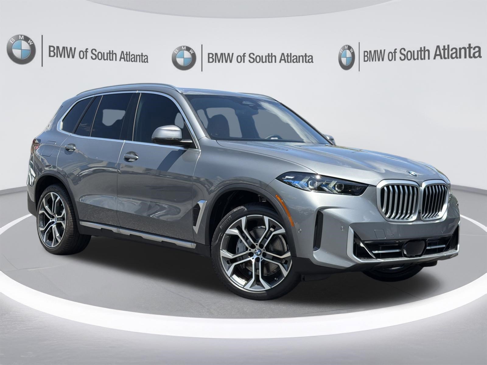 New 2026 Skyscraper Grey Metallic BMW sDrive40i image 2