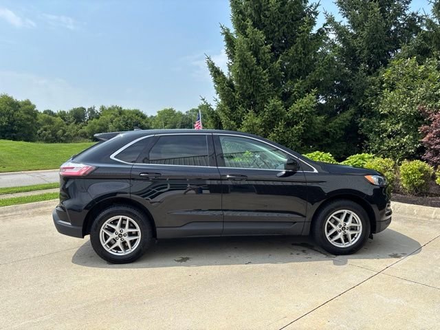 Used 2024 Black Ford SEL image 5