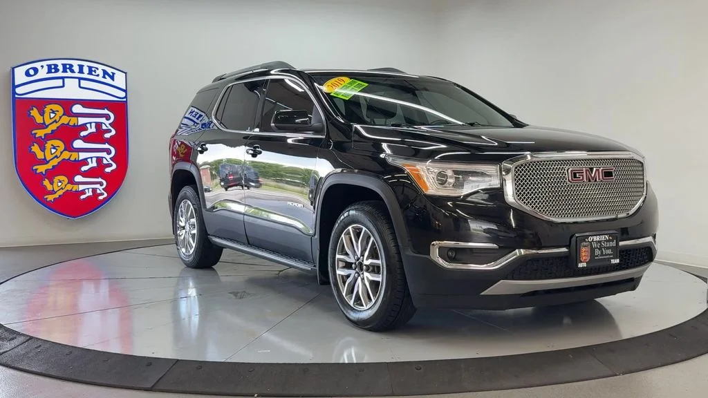 Used 2019 Ebony Twilight Metallic GMC SLE-2 image 2