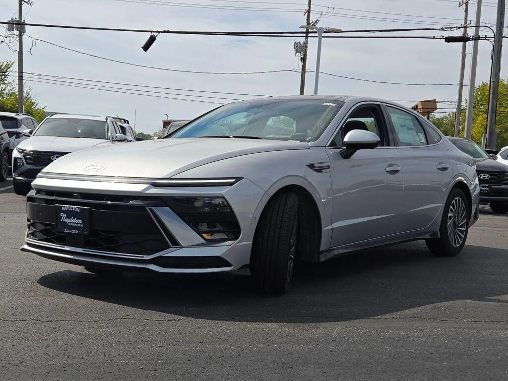 2025 Hyundai Sonata Hybrid Limited - Photo 6