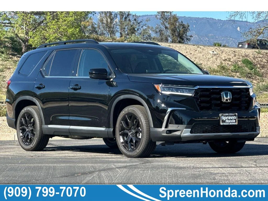 2025 Honda Pilot Touring AWD's photo